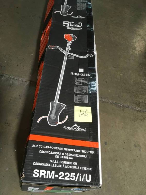 lot 126 image: 21.2 cc Gas 2-Stroke Cycle Brush Cutter Trimmer- good condition