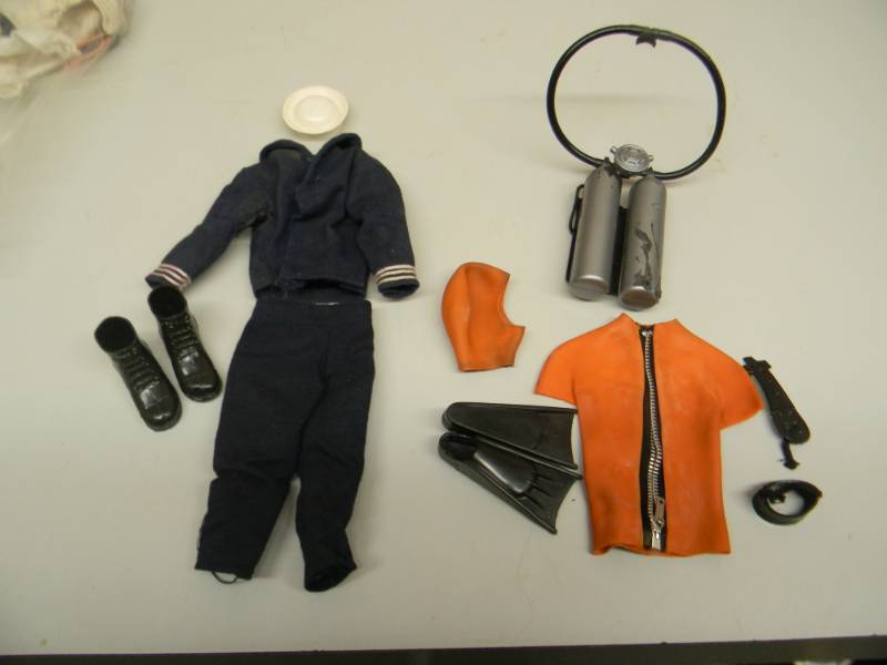 lot 13 image: 1960s HASBRO VINTAGE G.I. JOE NAVY OUTFIT W HAT & G.I. JOE DIVE OUTFIT - SEE PICTURES