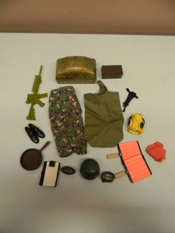 lot 15 image: VINTAGE HASBRO G.I. JOE OUTFITS  ACCESSORIES - SOME VERY HARD TO FIND ITEMS - SEE PICTURES