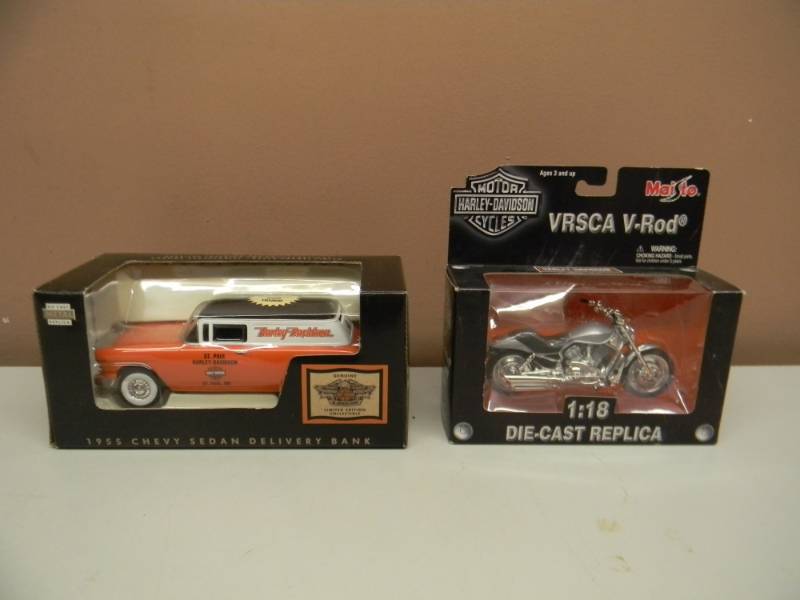 lot 45 image: HARLEY DAVIDSON DEALER EXCLUSIVE 1955 CHEVY SEDAN DELIVERY BANK 125 SCALE DIE-CAST NEW IN BOX & HARLEY DAVIDSON 118 SCALE DIE-CAST VRSCA V-ROD NEW IN BOX - SEE PICTURES