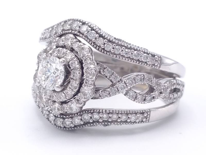 lot 3 image: Elegant 1 Carat Diamond Estate Ring in 14k White Gold