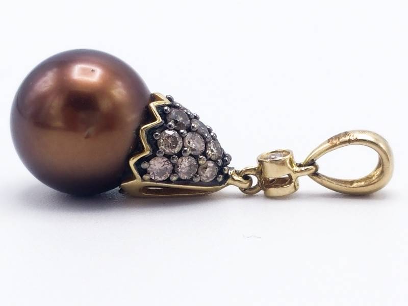 lot 18 image: High End 10.5mm Chocolate Pearl, Diamond, and 14k Yellow Gold Estate Pendant