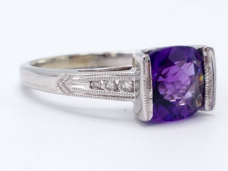 lot 21 image: Gorgeous Color Changing Sapphire and Diamond Estate Ring in 18k White Gold