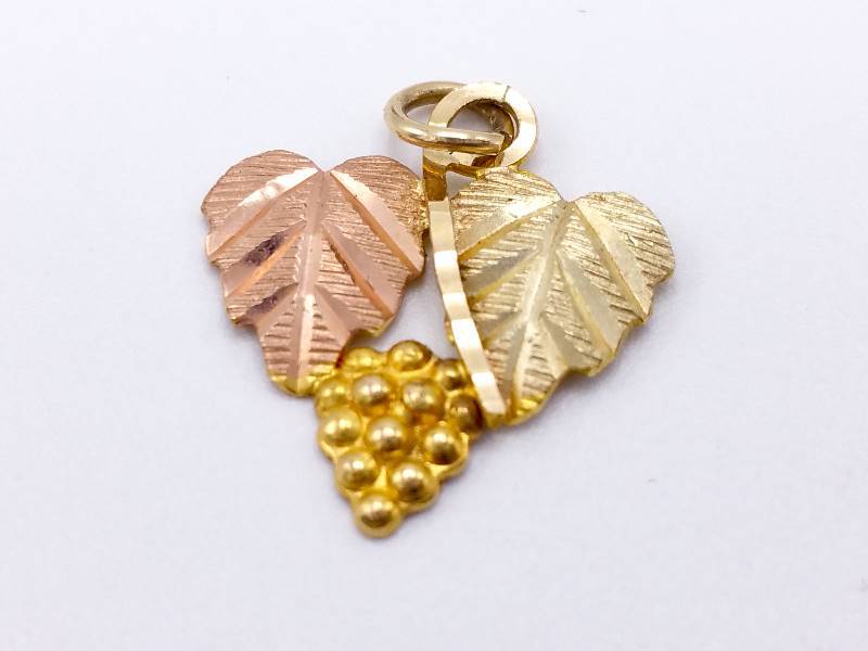 lot 33 image: 14k and 10k Gold and Black Hills Gold and Diamond Jewelry Group