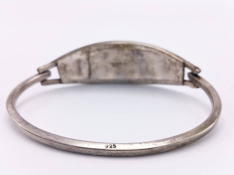 lot 36 image: Vintage Alpaca Sterling Silver Inlaid Estate Hinged Bangle Bracelet