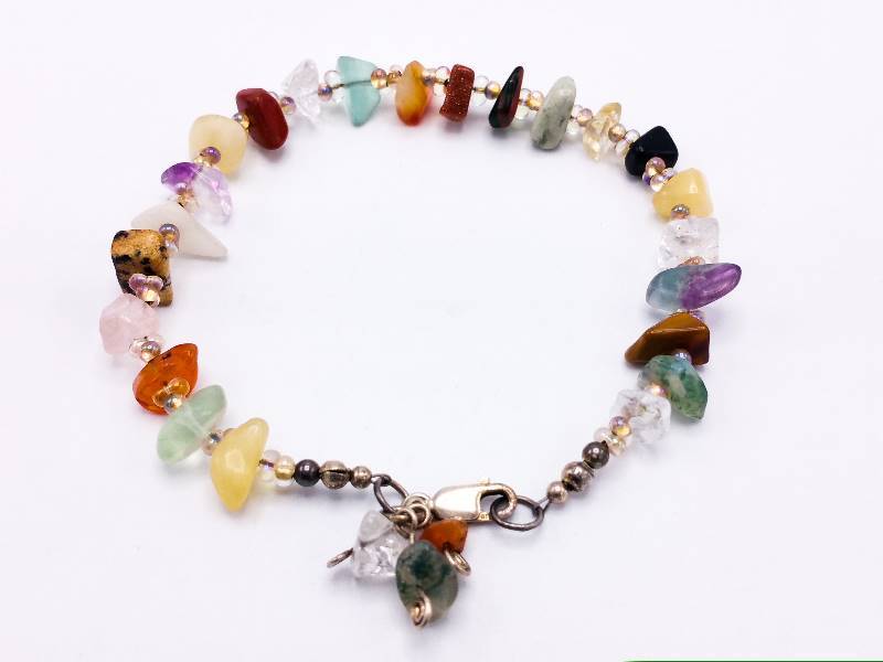lot 45 image: Ladies Natural Stone Beaded Estate Bracelet in Sterling Silver