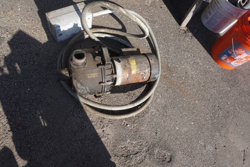 lot 32 image: Heavy Duty Electric Commercial Trash Pump