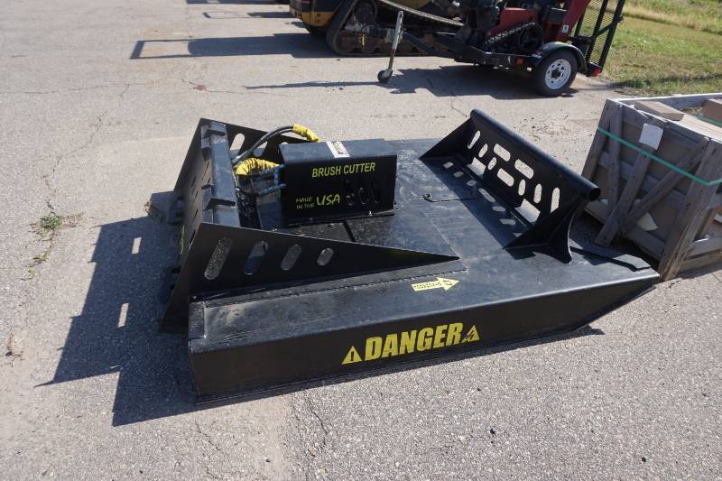 lot 15 image: Universal Mount Bobcat Skid Loader Skid Steer 72 Brush CutterBrush Hog With Push Bar