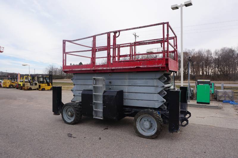 lot 9 image: 2006 Genie Model S5390RT 4 x 4 Rough Terrain Scissors Lift