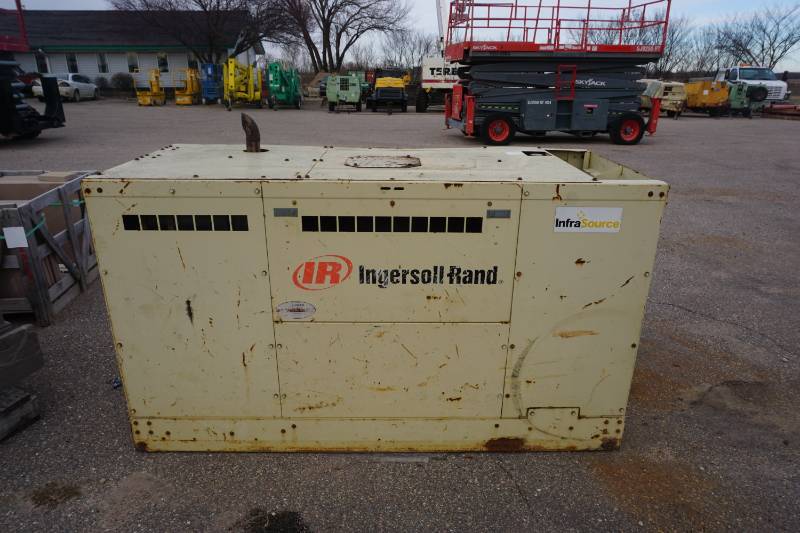 lot 13 image: Ingersoll Rand 185 DeckBed Mount Air Compressor