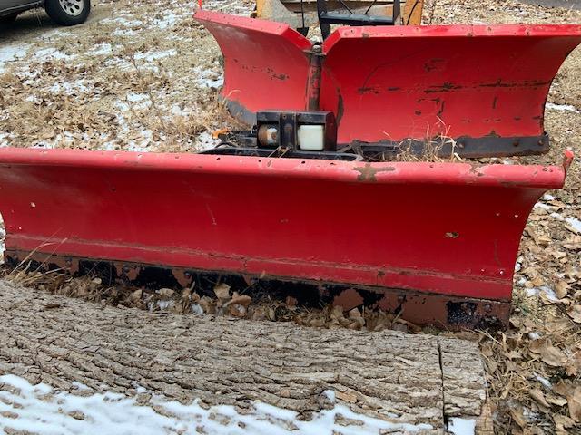 lot 22 image: Hiniker 7 5 Truck Mount Snow Plow