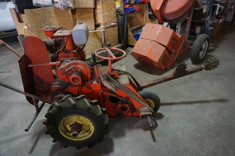 lot 25 image: Ditch Witch Brand Model M4 Power Trencher
