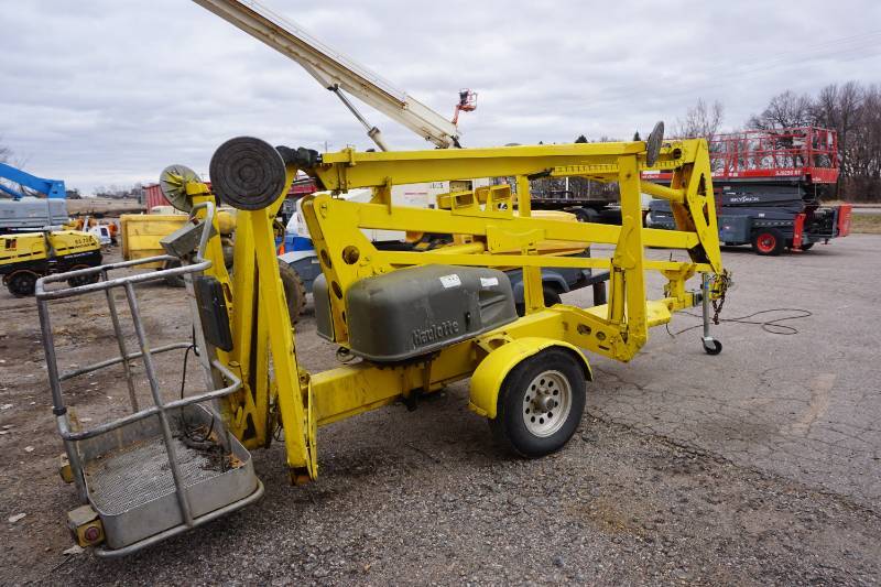 lot 2 image: 2007 Bil Jax Model 4527A Electric Tow Behind Boom Lift