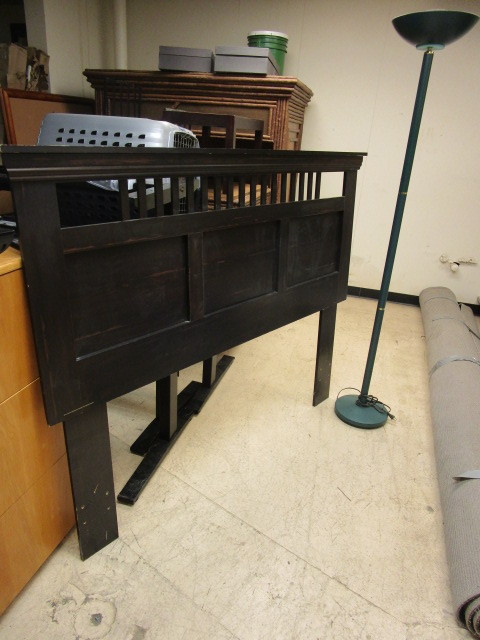 lot 303 image: QUEEN SIZE WOOD HEADBOARD AND HALOGEN FLOOR LAMP