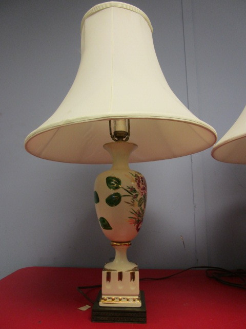 lot 327 image: DECORATIVE LAMPS