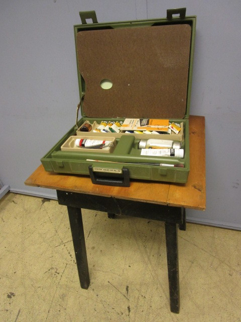 lot 344 image: LIQUITEX PAINT SET WITH WOOD TABLE