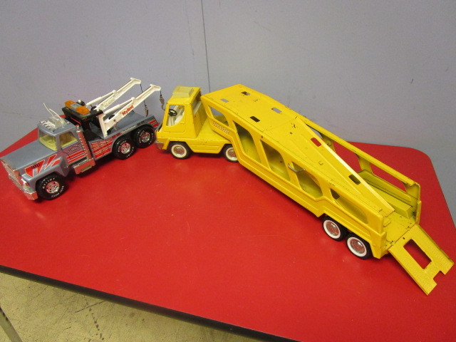 lot 346 image: VINTAGE NYLINT TOY TRUCKS