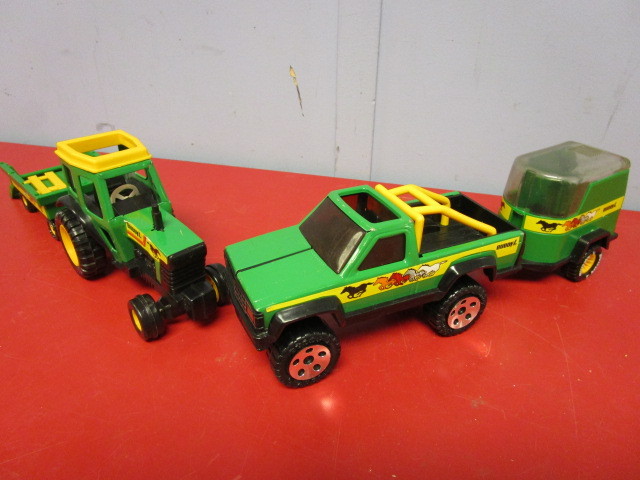 lot 348 image: VINTAGE BUDDY L COLLECTIBLE TOY FARM TRUCKS