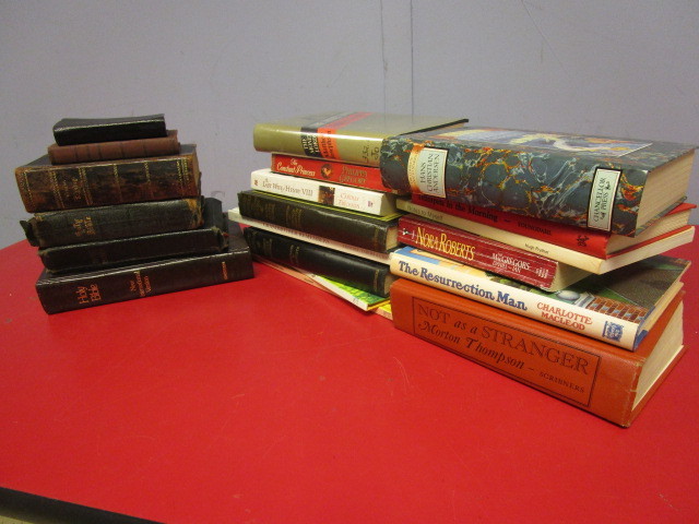 lot 368 image: VINTAGE BIBLES AND FICTION ADULT AND CHILDREN BOOKS