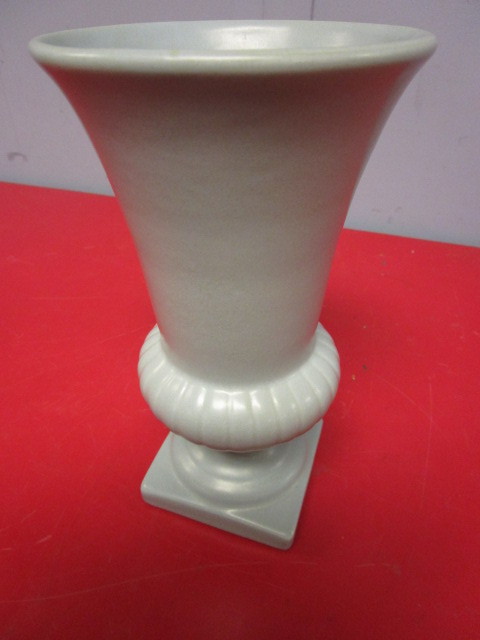 lot 371 image: VINTAGE RED WING VASE