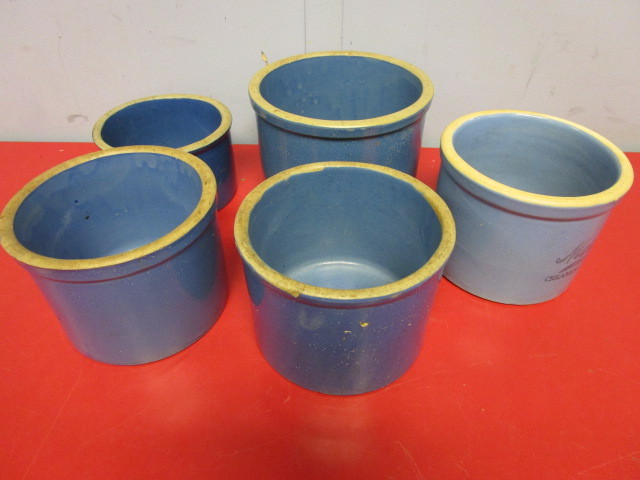 lot 387 image: VINTAGE POTTERY BOWLS, INCLUDING A MORLEA BRAND