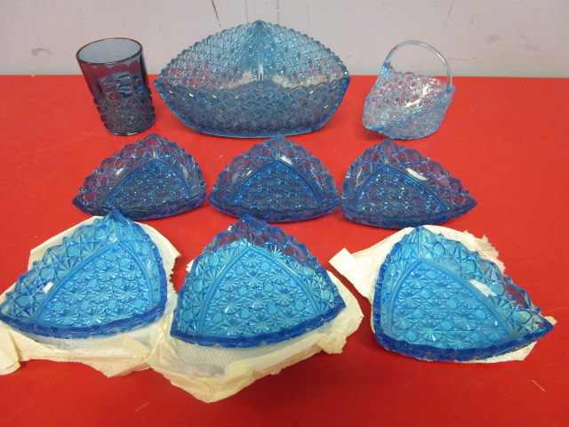 lot 403 image: VINTAGE GLASS SERVING DISHES