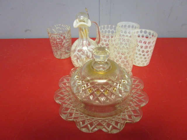 lot 406 image: VINTAGE DECORATIVE GLASSWARE,