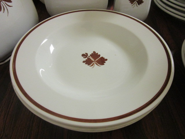 lot 414 image: VINTAGE ALFRED MEAKIN ROYAL IRONSTONE CHINA DINING SET, MELLOR, TAYLOR & CO. ENGLAND