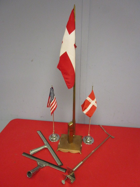 lot 417 image: TABLE FLAG HOLDERS, SQUEEGEES, TABLE CLAMP