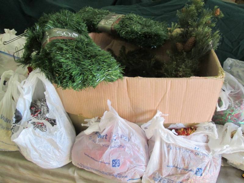 7 Tinsel Garland Sets, 2- 50 ft Pin...
