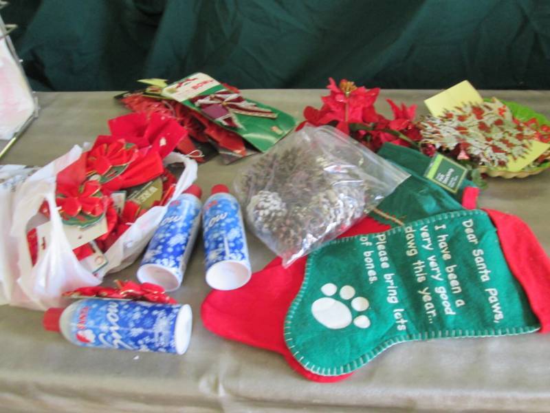 3 Cans Snow Spray, Bows, Stockings,...
