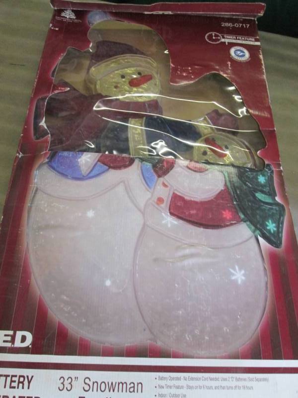 33 inch Snowman Family - battery op...
