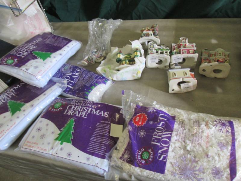 6 Mini Christmas Village Houses, Fi...
