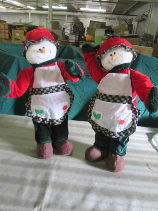 2 Posable Snowmen...