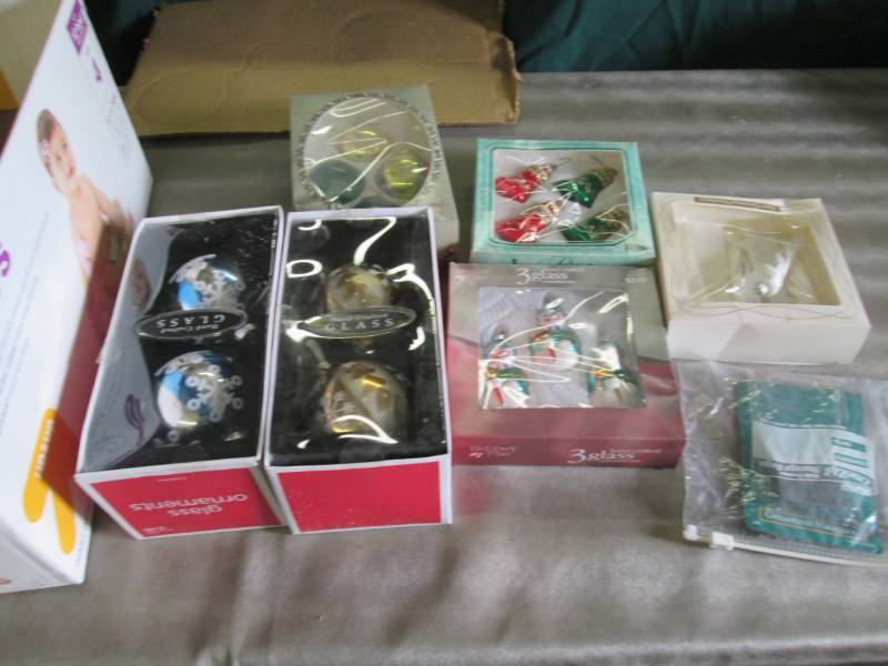 Boxed Ornament Sets, Hangers...