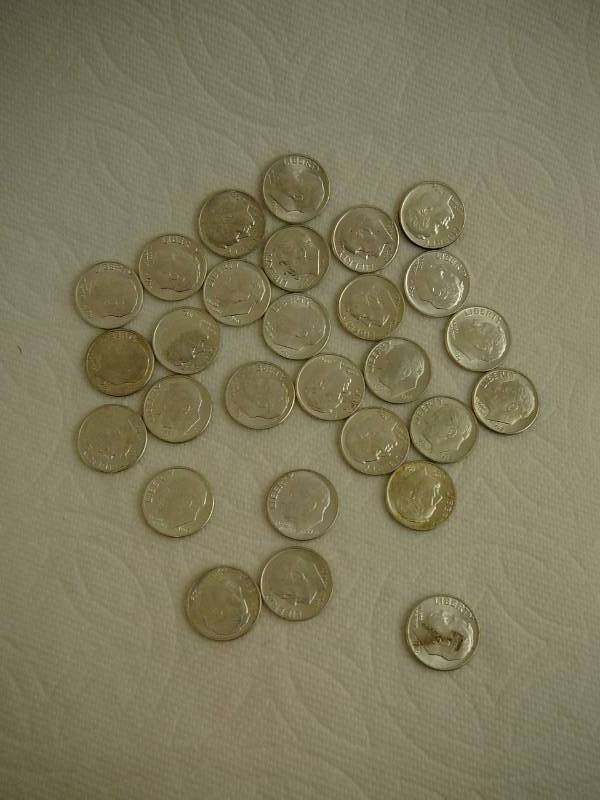 lot 106 image: 28 - Roosevelt Dimes 90% Silver