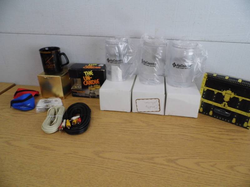 Lot of 3 Mugs - Misc