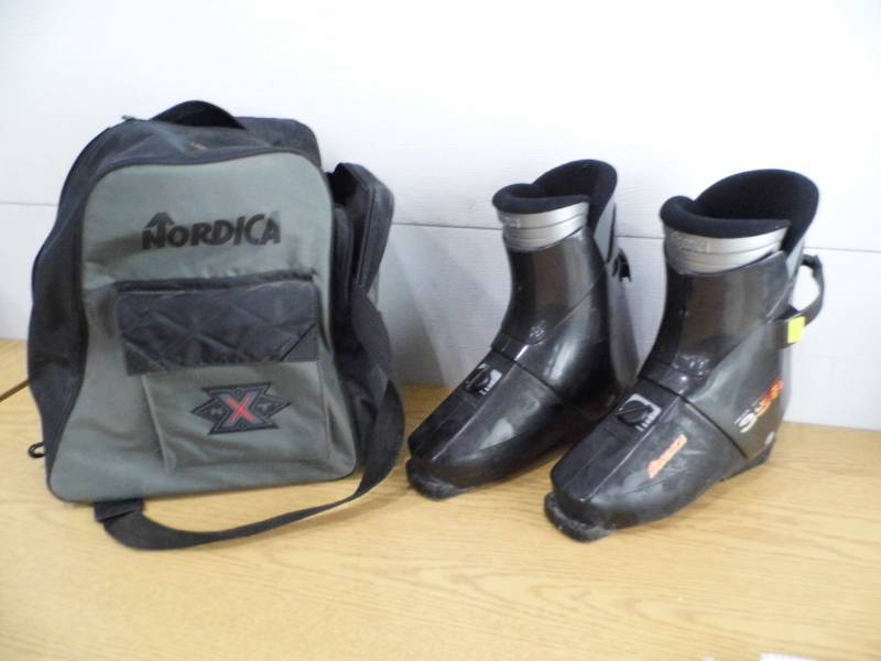 Ski Boots w Bag