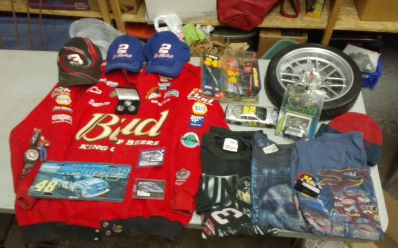 lot 19 image: Lot Of NASCAR Collectibles