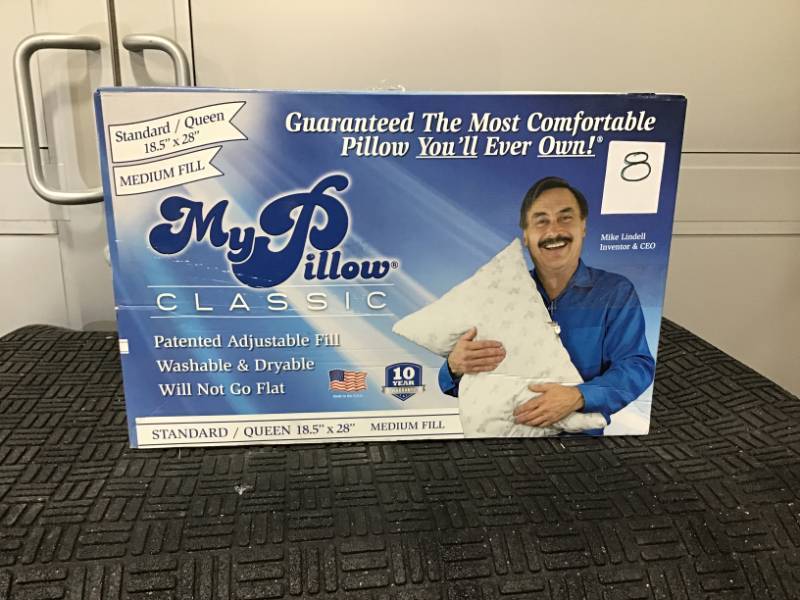 lot 8 image: MyPillow Classic Series Bed Pillow, StandardQueen, Medium Fill