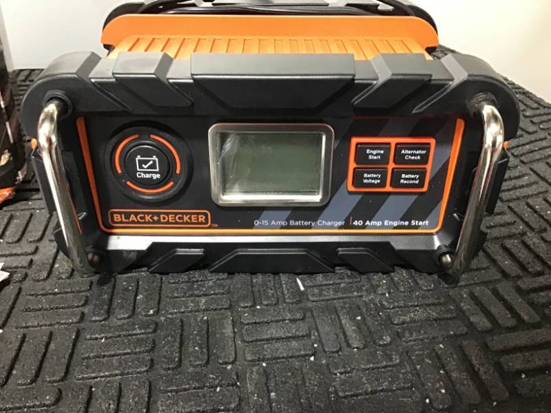 lot 13 image: Black & Decker 15 Amp Battery Charger with 40 Amp Engine Start