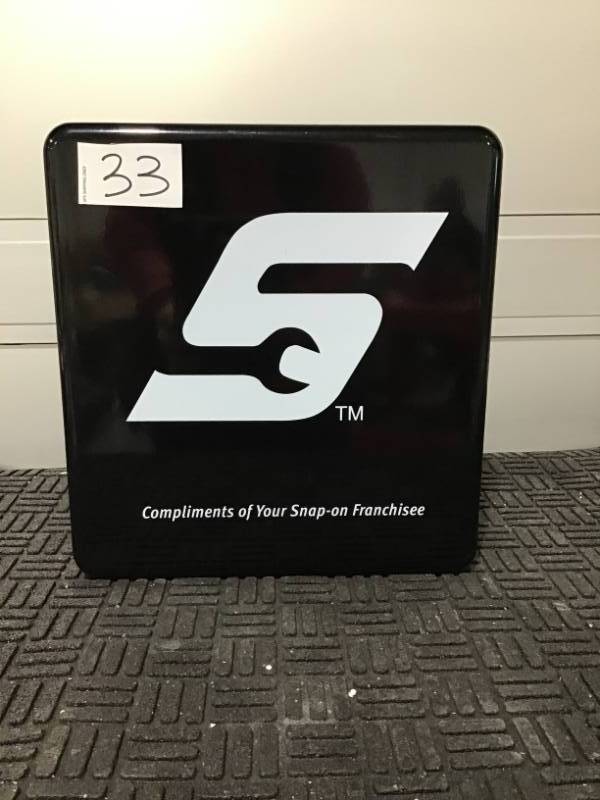 lot 33 image: SNAP-ON Key Holder Box w Hooks 13x13.5x3.5 in Metal Franchise Gift
