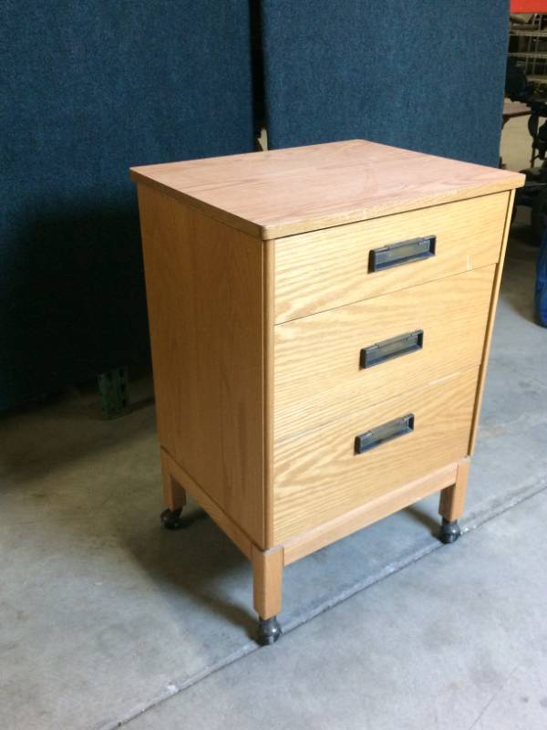 Wood Hospital Room 3 Drawer Dresser 1207 MSRP 15,000