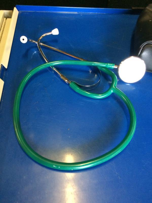 lot 30 image: Lumeon 2-Tube With Inflation Kit Blood Pressure Cuff Reflex Hammer and stethoscope