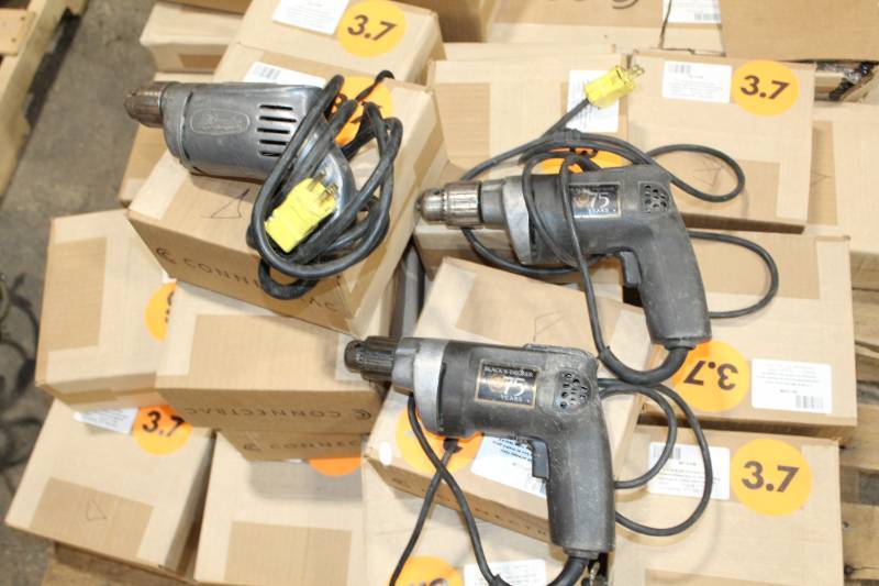 lot 176 image: Lot of (4) Milwaukee,Black&Decker Corded Drills