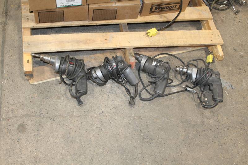 lot 175 image: Lot of (4) Black&Decker Industrial Heavy Duty 38in. VSR Holgun Drills