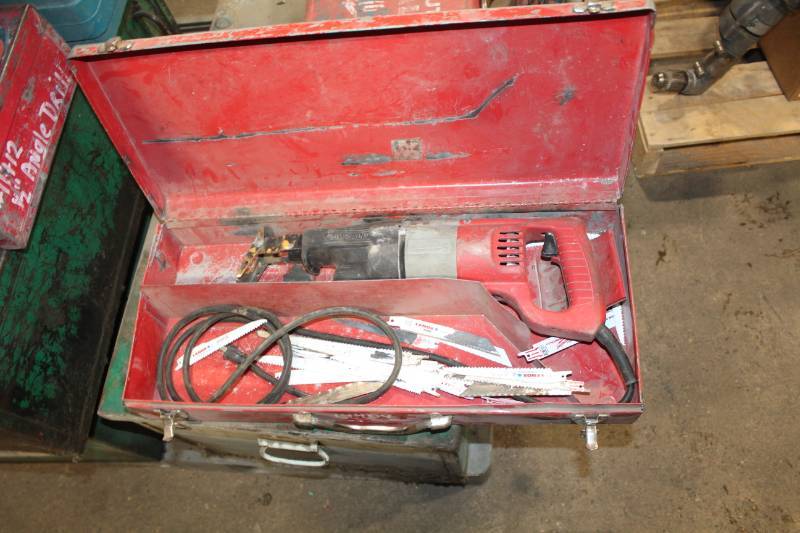 lot 118 image: Milwaukee Heavy Duty Sawzall with Case