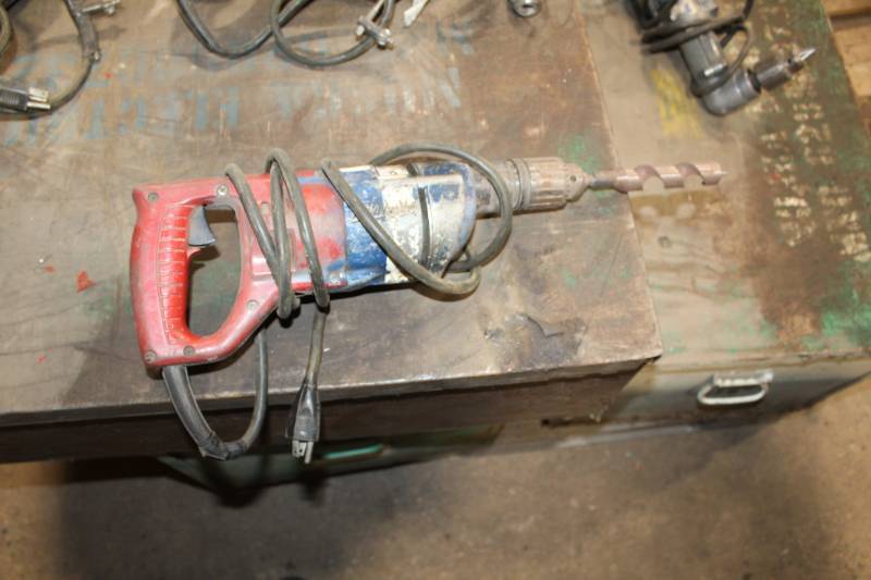 lot 136 image: Milwaukee Heavy Duty Drill