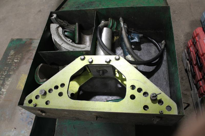 lot 101 image: Greenlee No. 777 Bender with Case