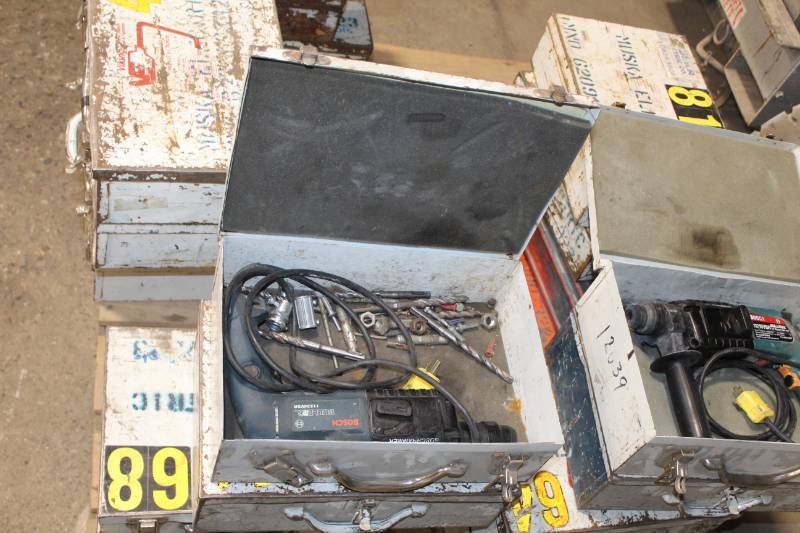 lot 147 image: Bosch Bulldog Hammer Drill with Case